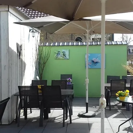 Eetcafe/pension Nooitgedacht Maison d'hôtes Strijen